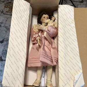 Vintage Georgetown Collection Pamela Phillips Mary Elizabeth And Her Jumeau Doll